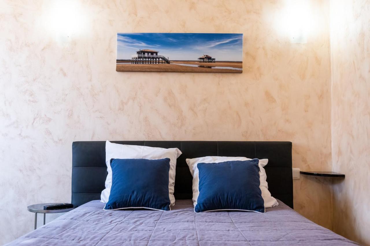 Hotel De La Gare Latresne Eksteriør bilde