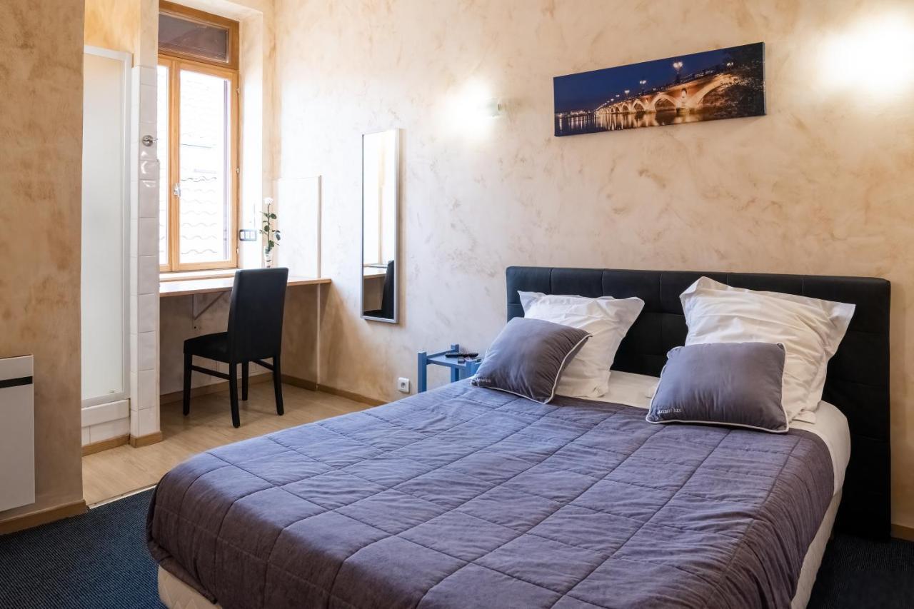 Hotel De La Gare Latresne Eksteriør bilde